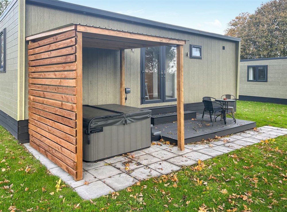 Hot tub at Kings Moor Retreat 1 in Coleorton, near Coalville, Leicestershire