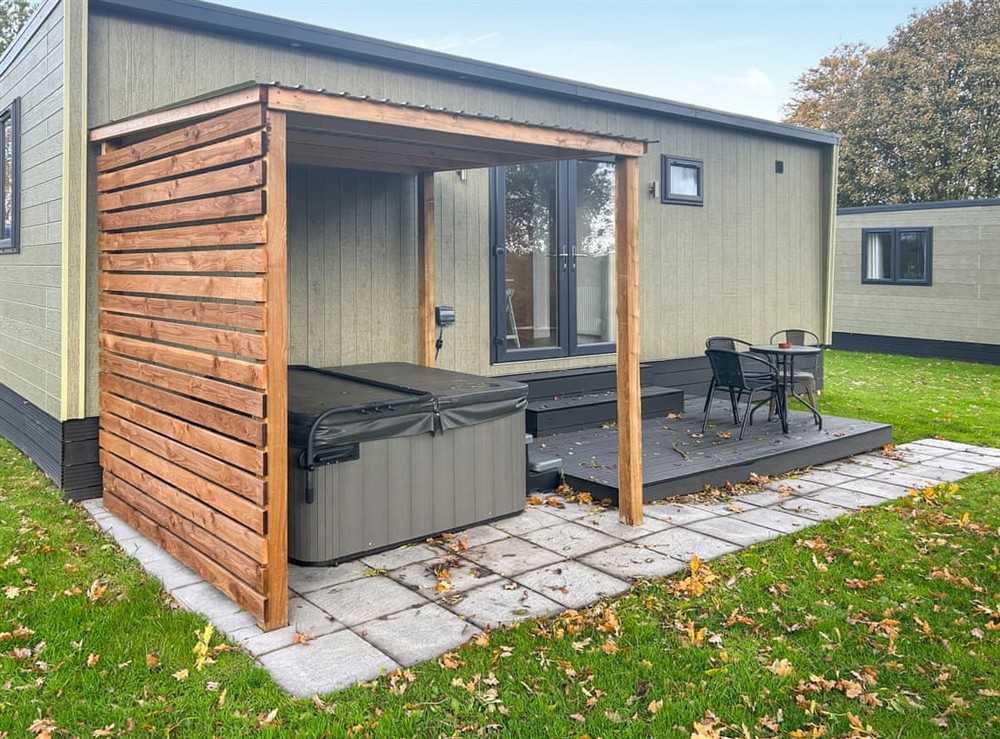 Hot tub at Kings Moor Retreat 2 in Coleorton, near Coalville, Leicestershire