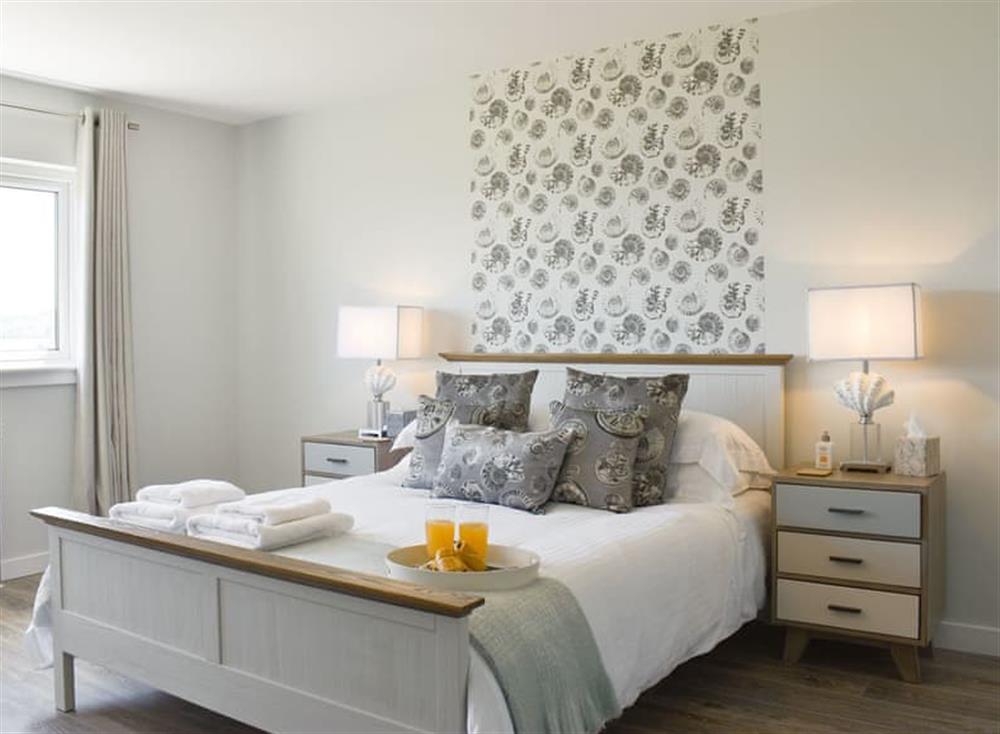 Relaxing en-suite double bedroom at Kinneil Land in Lamlash, Isle Of Arran