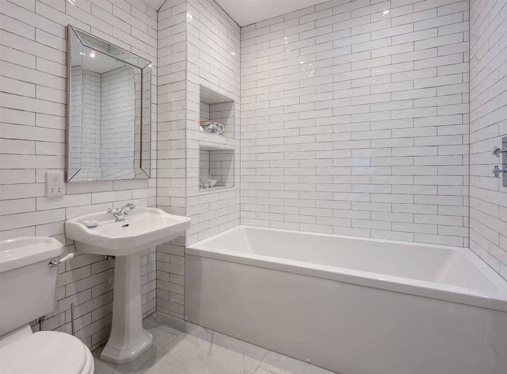 Bathroom at Kipney Farmhouse in Logiealmond, near Crieff, Perthshire