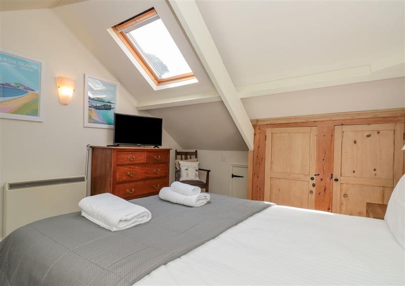 A bedroom in Kipper Lodge (photo 2) at Kipper Lodge, Dartmouth