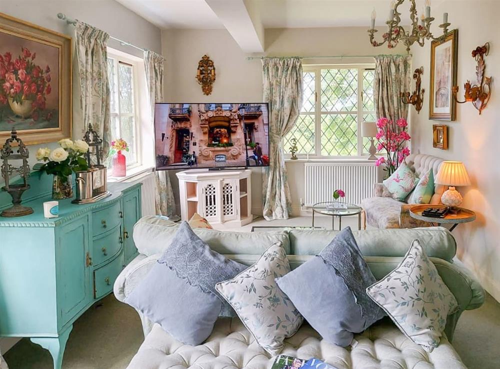 Living room (photo 4) at Kippling Cottage in Etchingham, East Sussex