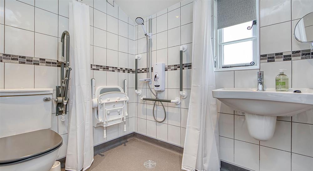The accessible shower room at Kipscombe Belve Cottage in Lynton, Devon
