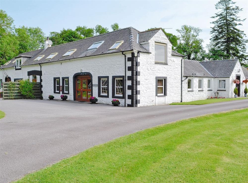 Kirkennan Mews in Castle Douglas, Kirkcudbrightshire sleeps 5