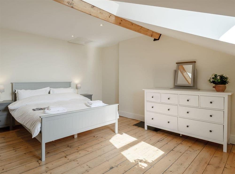 Double bedroom (photo 5) at Kirkley Cliff House, 