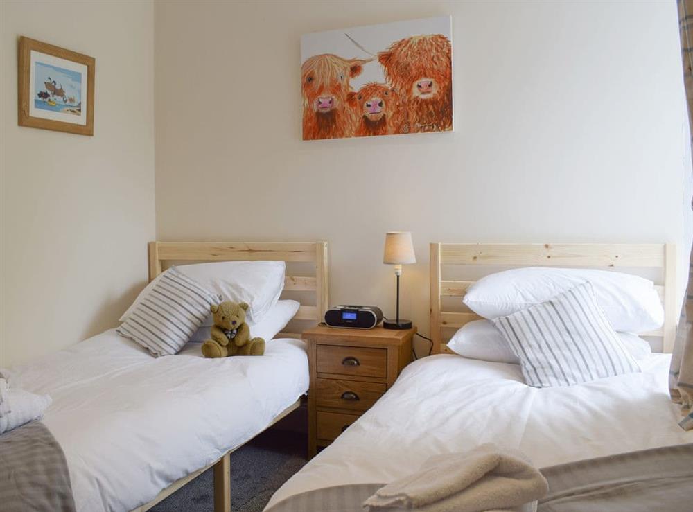 Light and airy twin bedroom at Kirkview Cottage in Upper Largo, near Leven, Fife
