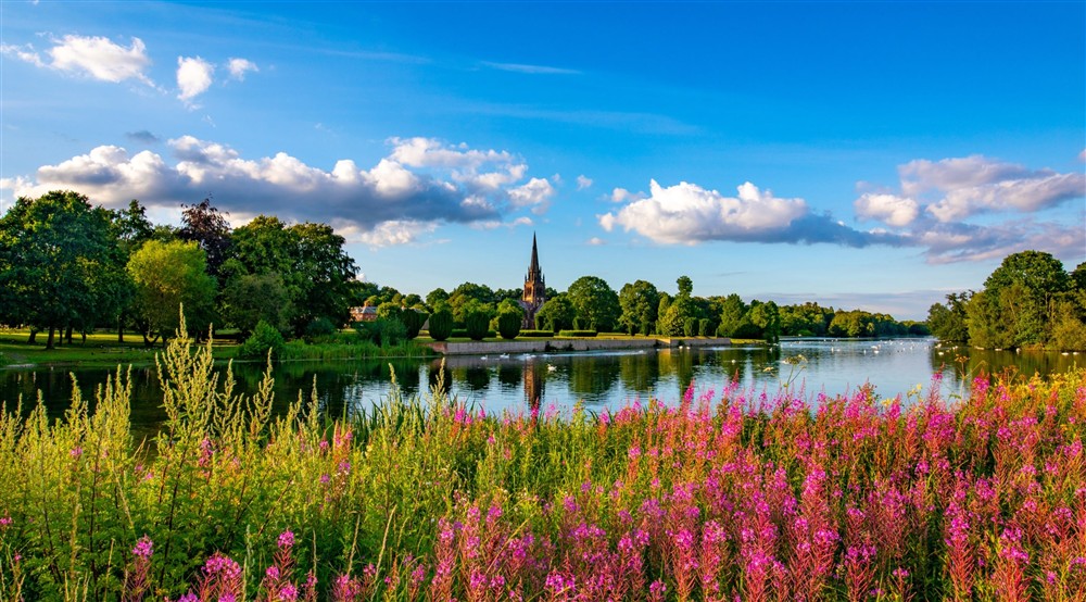 View from the south side of the lake at Kitchen Garden Cottage in Worksop, Nottinghamshire