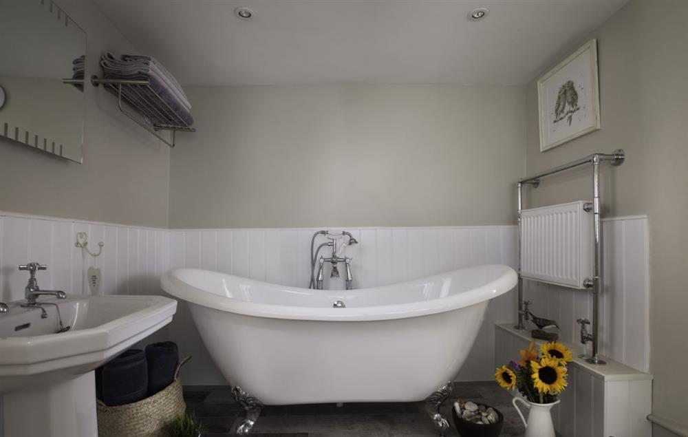 Roll-top bath to enjoy a long hot soak at the end of the day at Kites Holt, Stockland