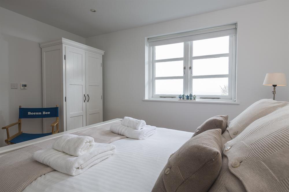Double bedroom with King-size bed (ground floor) (photo 2) at Kittiwake in , Hallsands