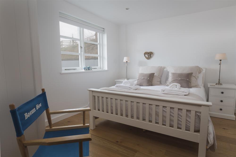 Double bedroom with King-size bed (ground floor) at Kittiwake in , Hallsands