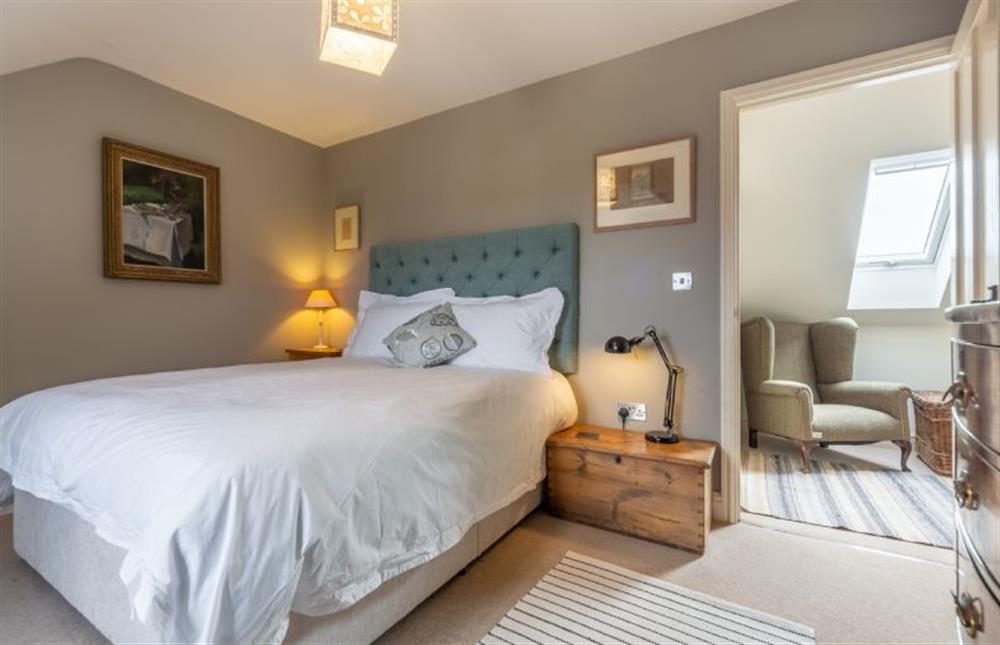 Kitty Coot: Master bedroom at Kitty Coot, Burnham Overy Staithe near Kings Lynn