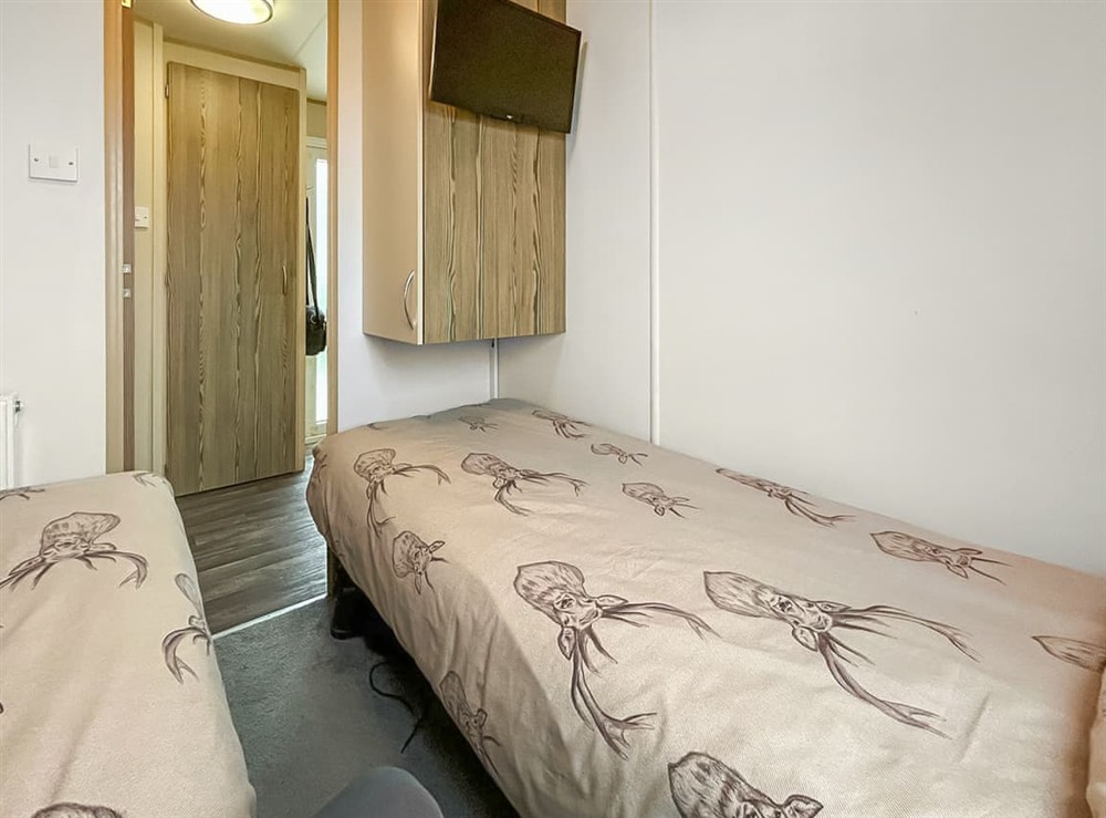 Twin bedroom (photo 4) at Kjs Holiday Haven in Ayr, Ayrshire