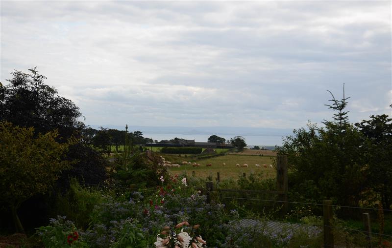 The setting of Knightsward Farm (photo 4) at Knightsward Farm, Lochty near Anstruther