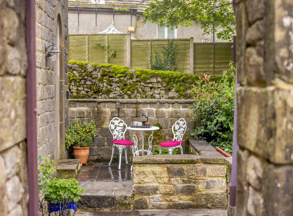 Sitting-out-area at Knockstone Cottage in Wheston, near Tideswell, Derbyshire