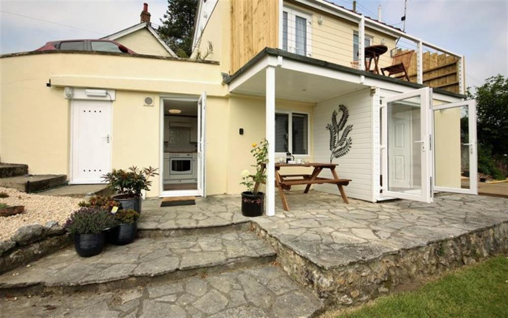 Cleverly designed with immediate parking at Kowhai Cottage in Charmouth