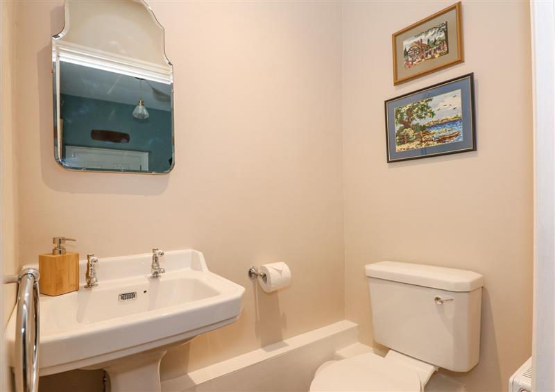 The bathroom at Kylemore Cottage, Uffington near Stamford