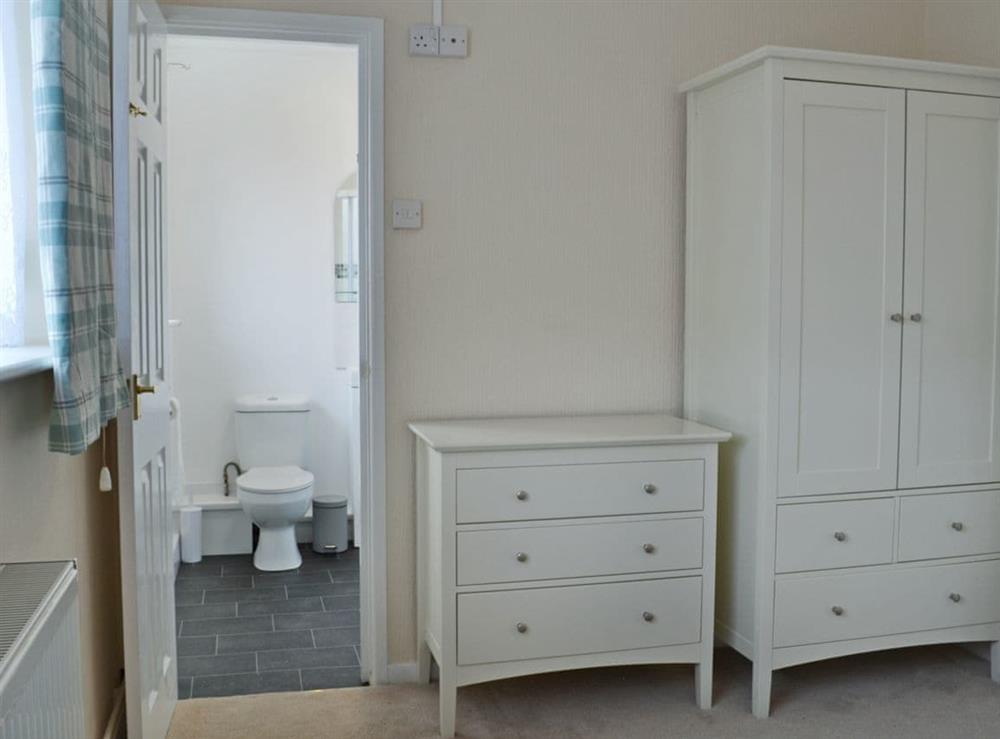 Charming double bedroom with en-suite bathroom at La Falda in Sutton-on-Sea, near Skegness, Lincolnshire