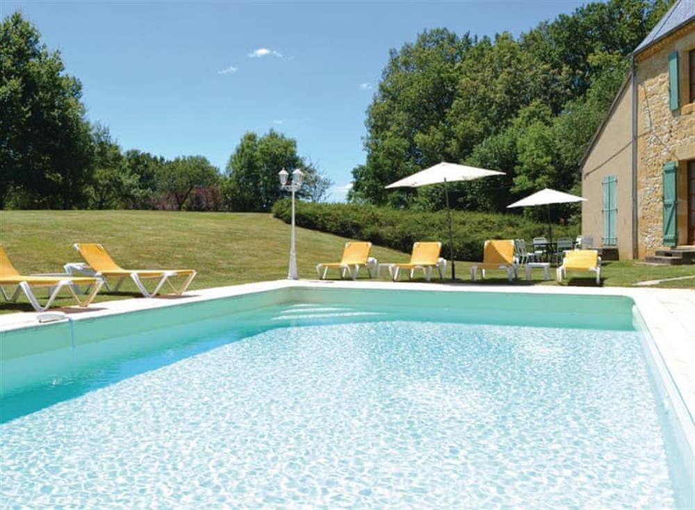 Swimming pool (photo 2) at La Garrigue in Gourdon, Lot, France