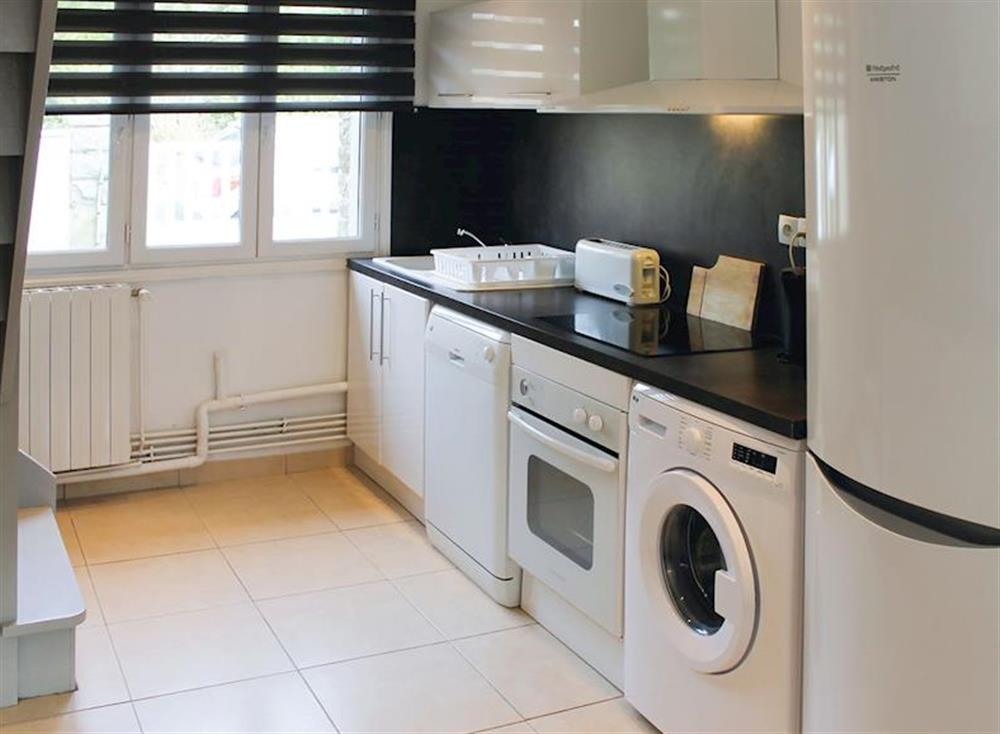 Well-equipped kitchen at La Maison Blanche in Bénodet, Brittany, France