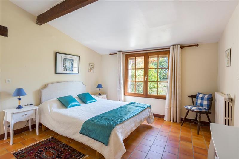 Double bedroom at La Plaine, Bergerac, France