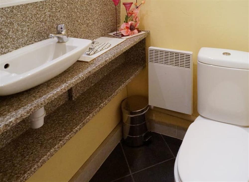 Additional toilet
