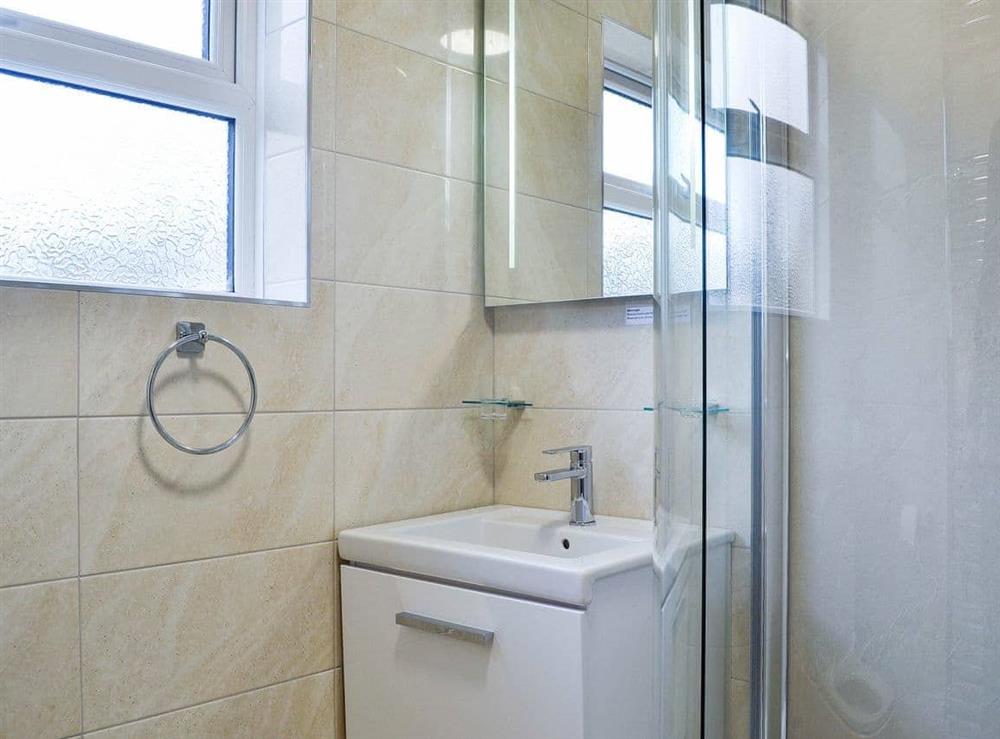 Delightful shower room at Laal Gem in Keswick, Cumbria