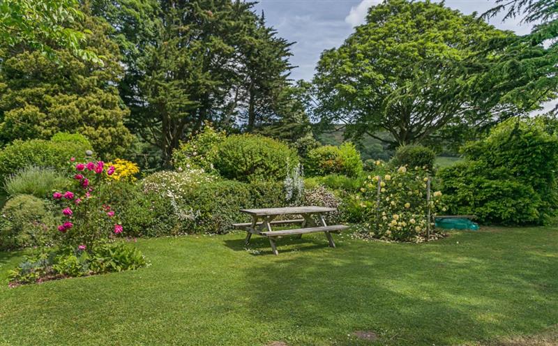 The setting of Laburnum Lodge