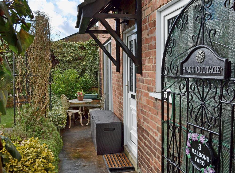 This delightful cottage is a restored lace runner’s cottage dating from the 1830s