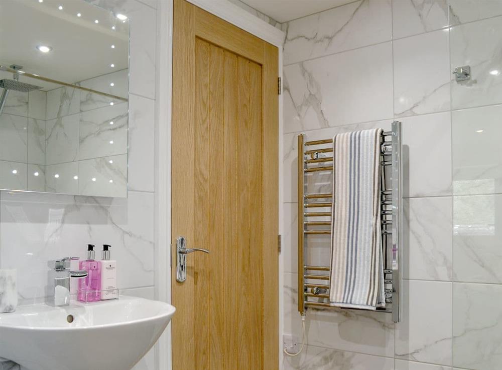 En-suite shower room at Ladyvale Barn in Cardinham, near Bodmin, Cornwall