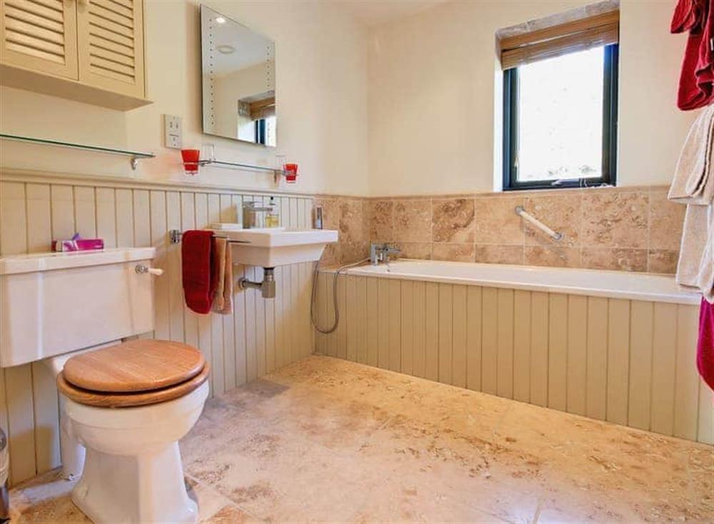 Fantastic en-suite bathroom at Phils House, 
