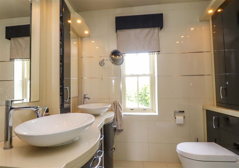 The bathroom (photo 2) at Laithe House, Burnley