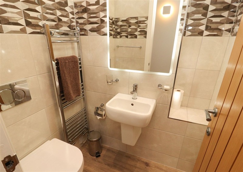 The bathroom at Lakes View Apartment 1, Carnforth