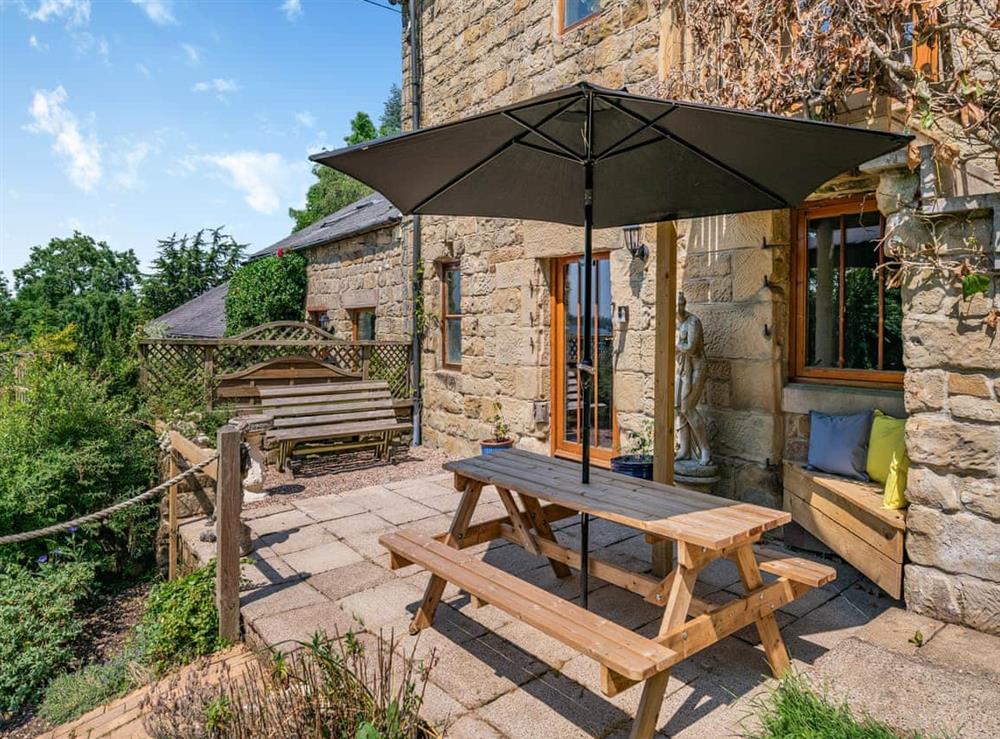 Sitting-out-area at Lakeview Cottage in Kirk Ireton, near Ashbourne, Derbyshire