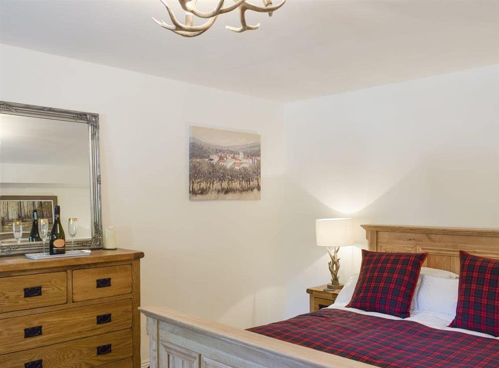 Peaceful en-suite double bedroom at The Old Barn, 