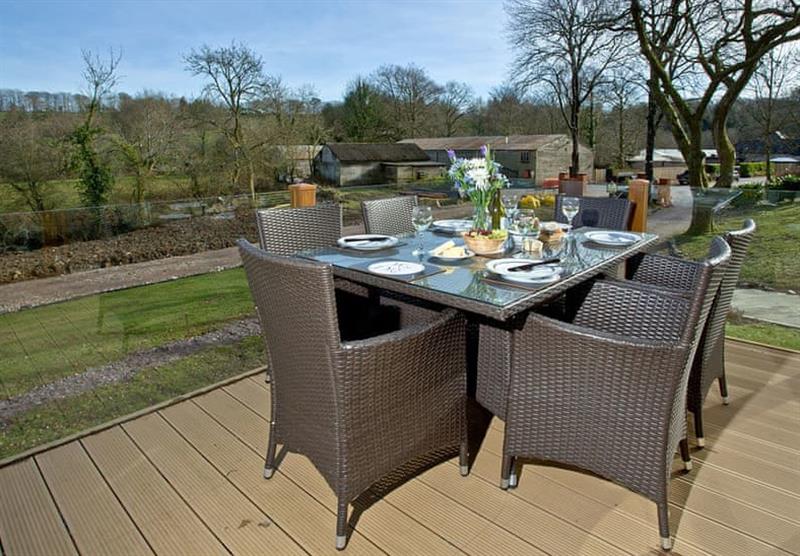 Al fresco dining in the Drake Lodge at Lakeview Manor Lodges in Dunkeswell, Honiton