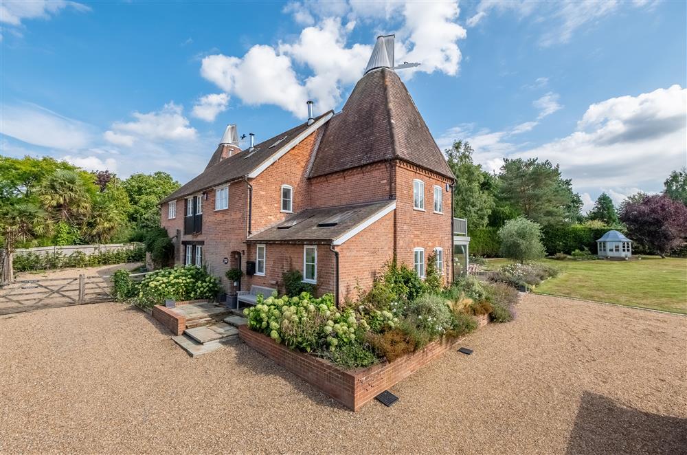 A stunning oast house situated in an elevated position overlooking fabulous countryside at Lakeview Oast, Goudhurst