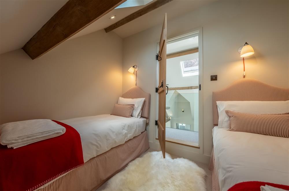 Children’s bedroom five with twin 2’6 single beds at Lakeview Oast, Goudhurst