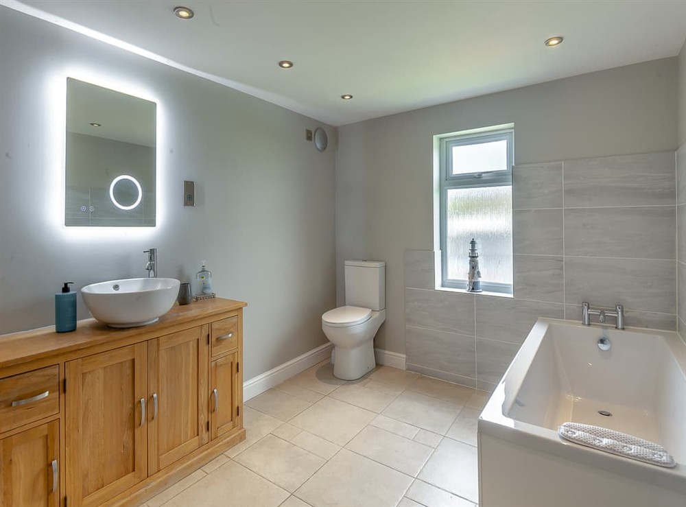 Bathroom at Lamsey Cottage in Heacham, Norfolk