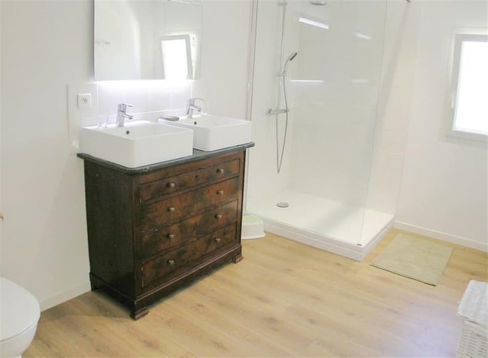 Bathroom (photo 4) at L’Ancienne Ferme in Saint-Aubin-de-Cadelech, Dordogne and Lot, France