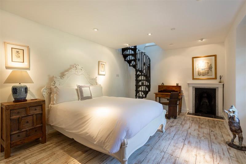 Double bedroom (photo 2) at Landscove House & Barns, Newton Abbot, Devon