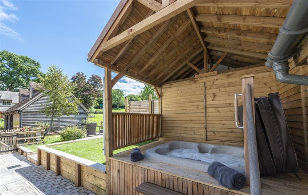 Hot tub at Lanes End, Lower Wraxall