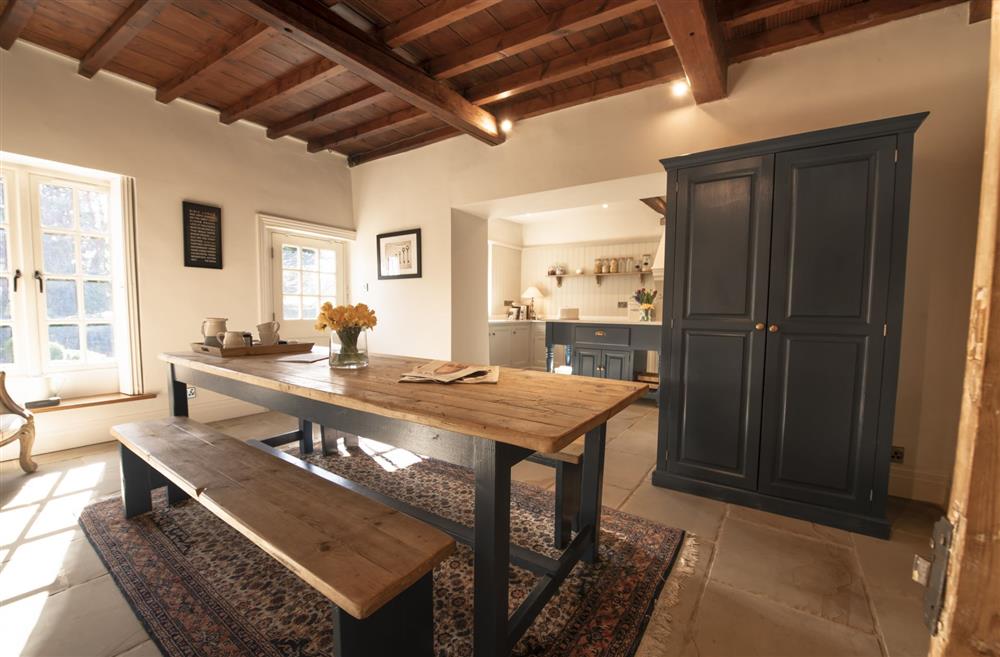 Lanesfoot Farm, Yorkshire: Leading off from the kitchen is a spacious breakfast room at Lanesfoot Farm, Harrogate