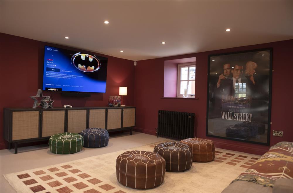 Lanesfoot Farm, Yorkshire: The cinema room enjoys a large wall-mounted television and relaxed seating