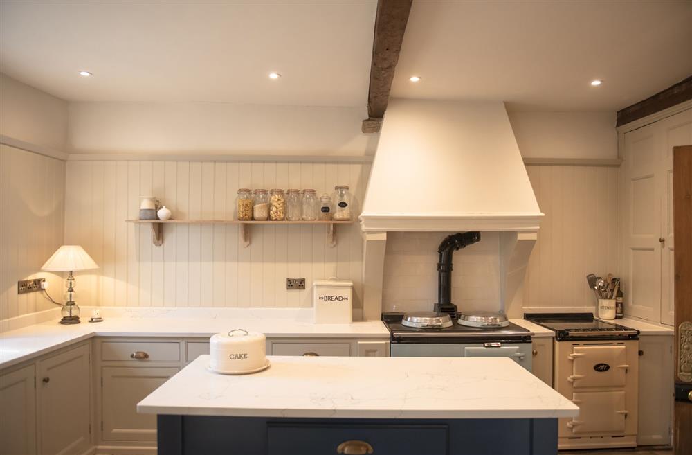 Lanesfoot Farm, Yorkshire: The well-equipped kitchen has both an oil and an electric Aga at Lanesfoot Farm, Harrogate