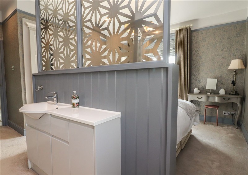 The bathroom (photo 2) at Langcliffe House, Kettlewell