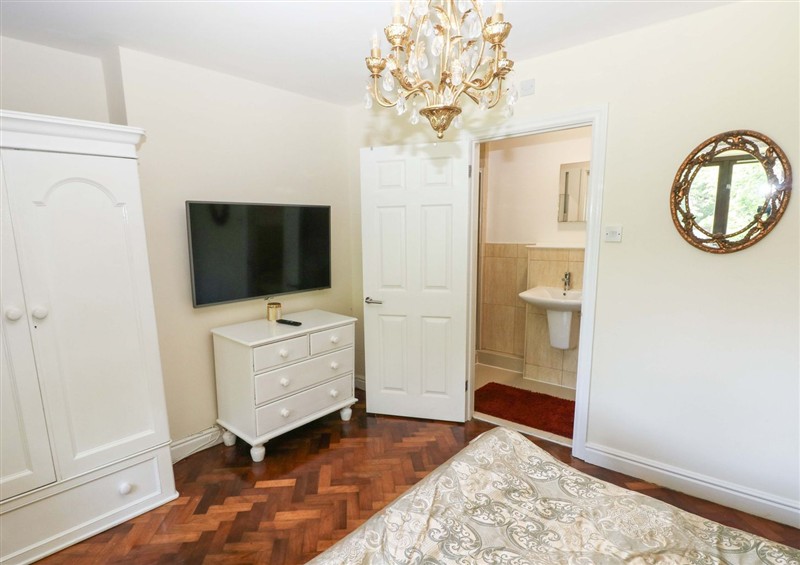 This is a bedroom (photo 3) at Langland Heights, Mumbles