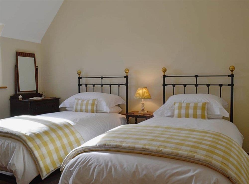 Twin bedroom at Lantern Cottage in Longborough, Gloucestershire
