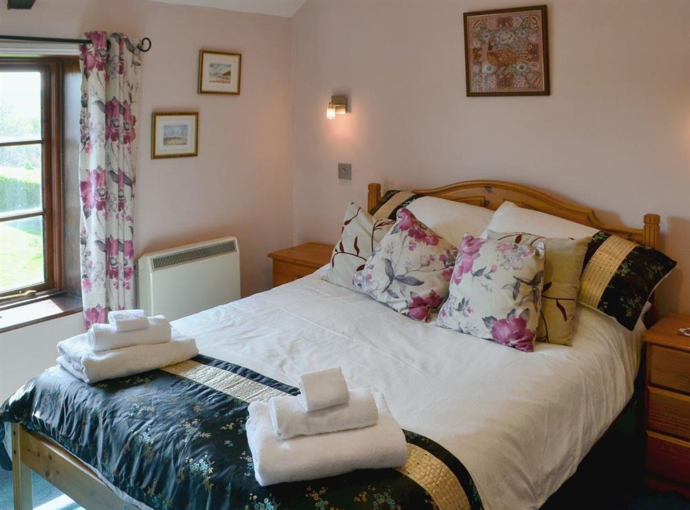 Comfortable double bedroom at Lanthorn Cottage in Happisburgh, Norfolk