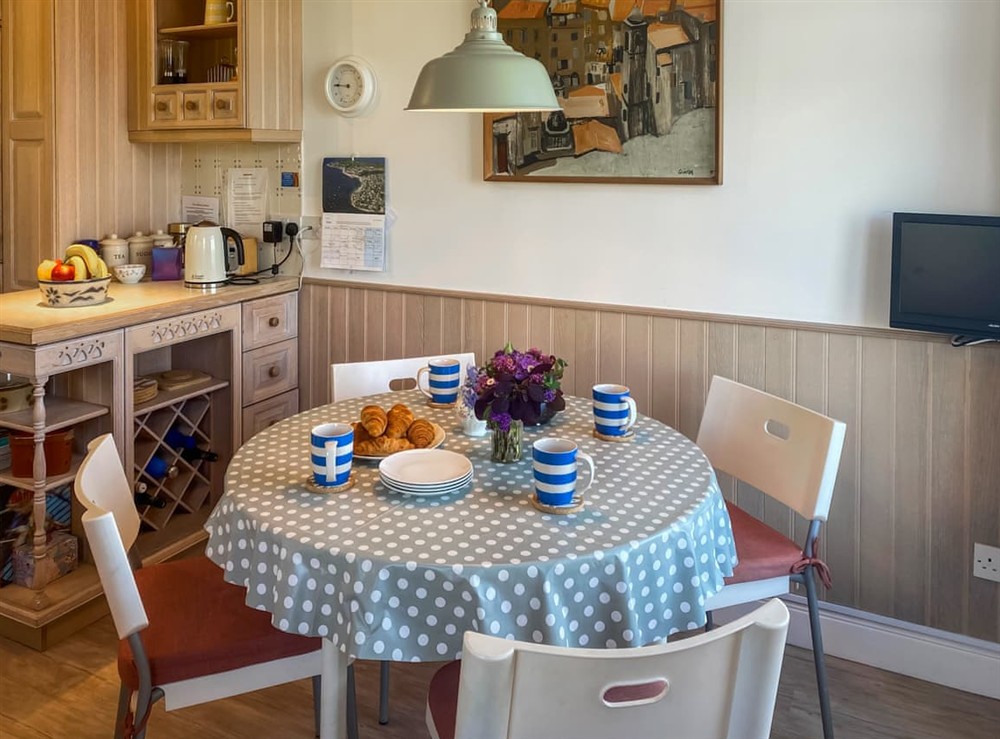 Kitchen/diner (photo 2) at Lantreath in St Mawes, Cornwall