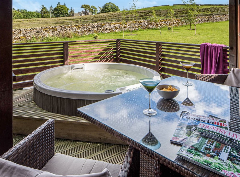 Hot tub at Lapwing Lodge in Ravenstonedale, near Kirkby Stephen, Cumbria